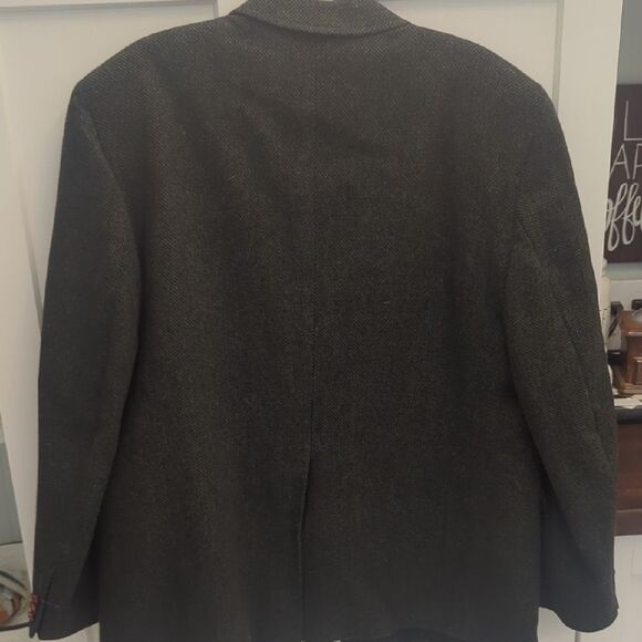 Green Sport Coat with Classic Style and Structured Appearance - Picture 4 of 5